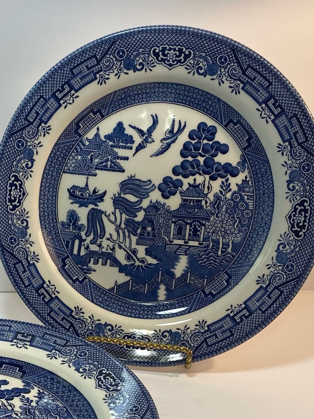 Vintage Churchill Blue Willow Set of 2 Dinner Plates 10.25” Made in England